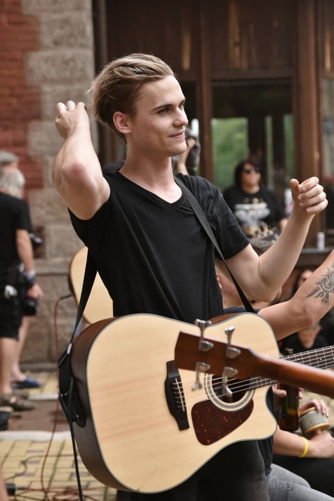 Civilní Obrana odehrála během jediného dne šest koncertů, na všechny jela vlakem