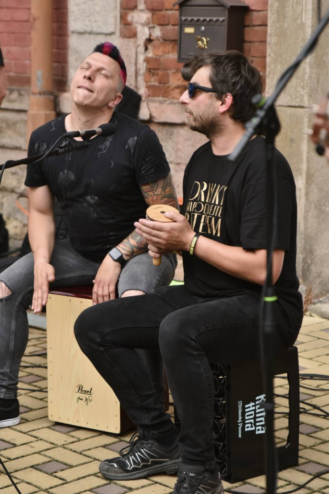 Civilní Obrana odehrála během jediného dne šest koncertů, na všechny jela vlakem