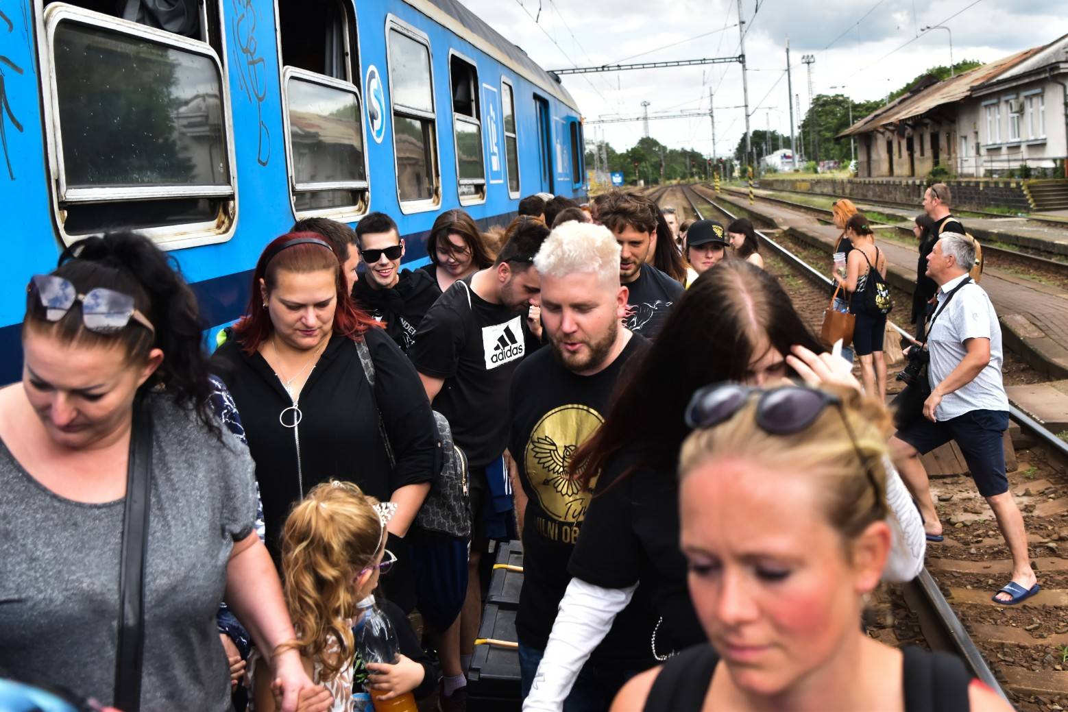 Civilní Obrana odehrála během jediného dne šest koncertů, na všechny jela vlakem