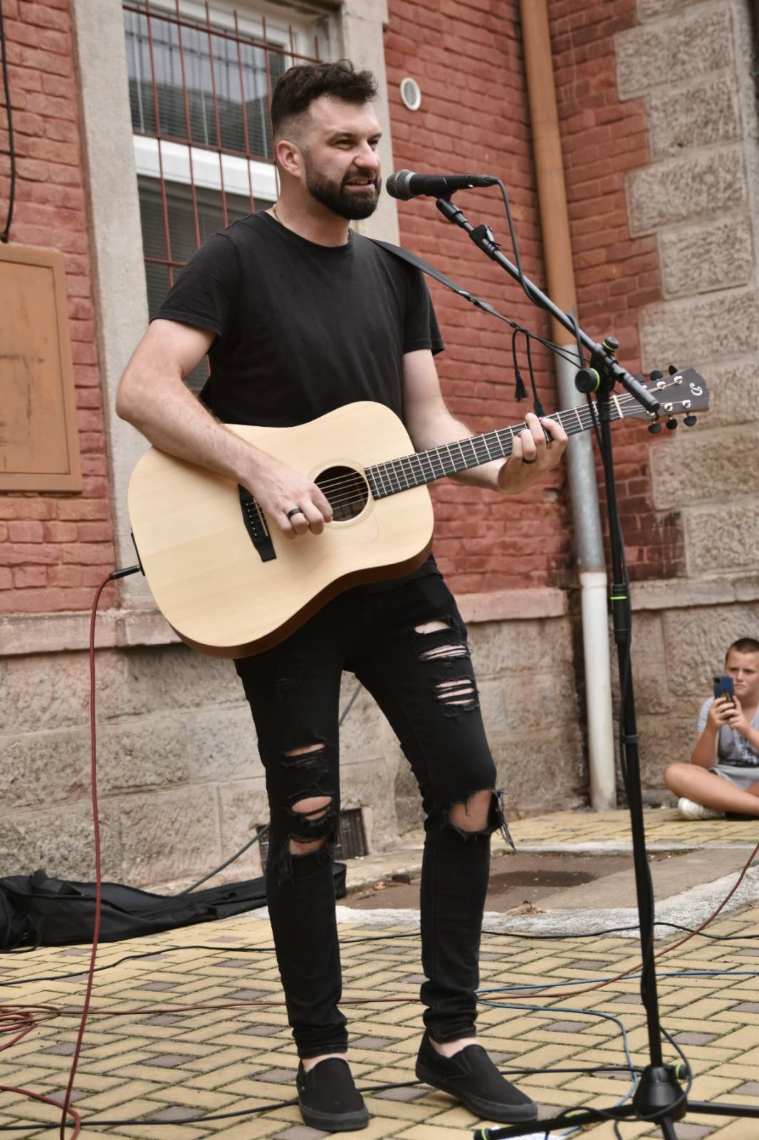 Civilní Obrana odehrála během jediného dne šest koncertů, na všechny jela vlakem