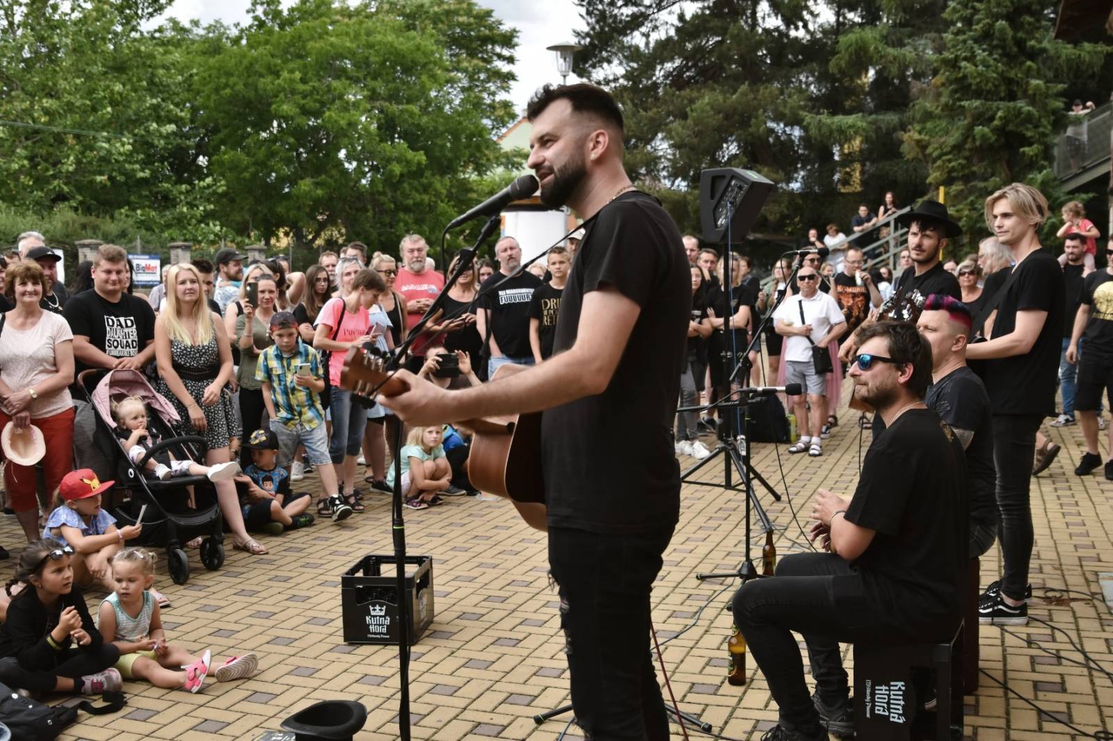 Civilní Obrana odehrála během jediného dne šest koncertů, na všechny jela vlakem