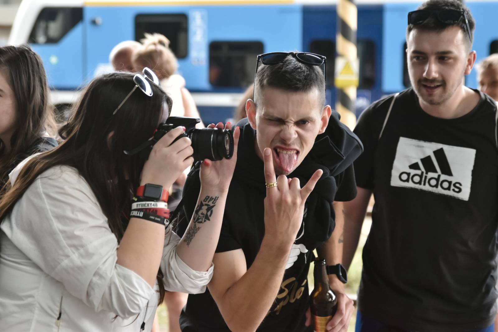 Civilní Obrana odehrála během jediného dne šest koncertů, na všechny jela vlakem