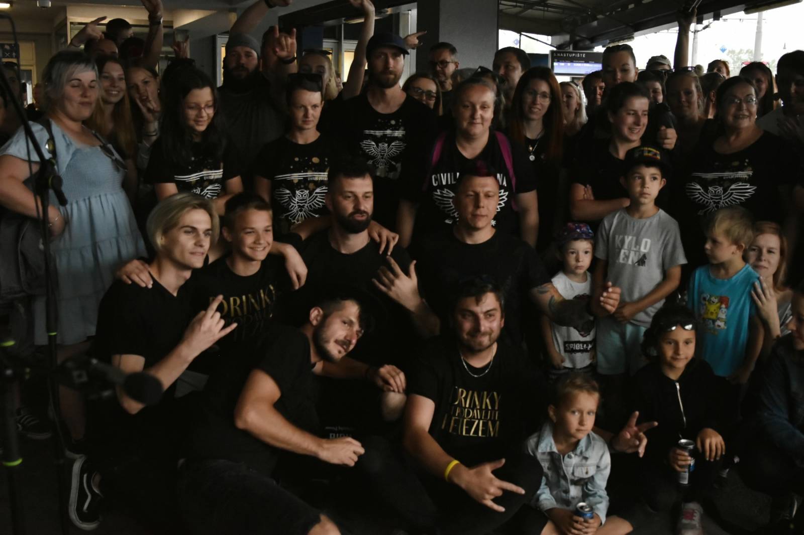 Civilní Obrana odehrála během jediného dne šest koncertů, na všechny jela vlakem