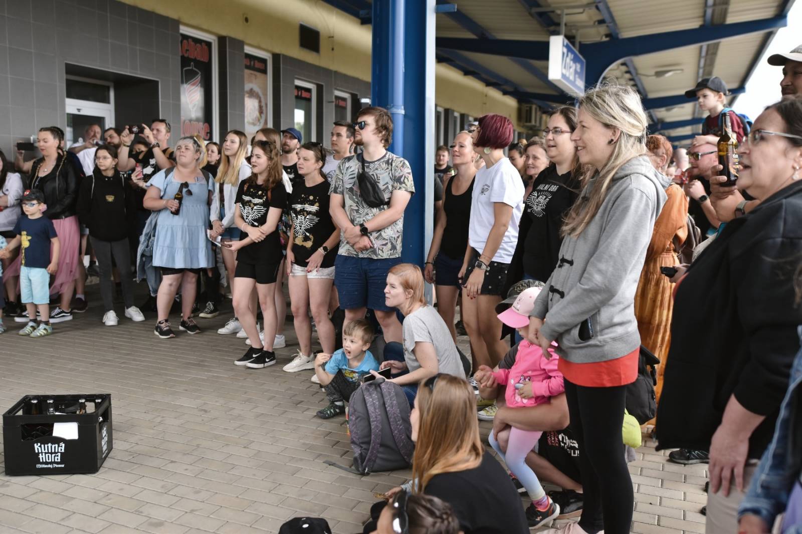 Civilní Obrana odehrála během jediného dne šest koncertů, na všechny jela vlakem
