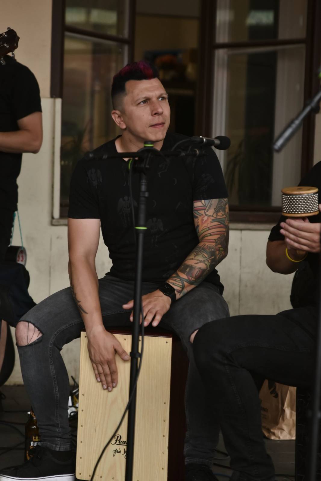 Civilní Obrana odehrála během jediného dne šest koncertů, na všechny jela vlakem