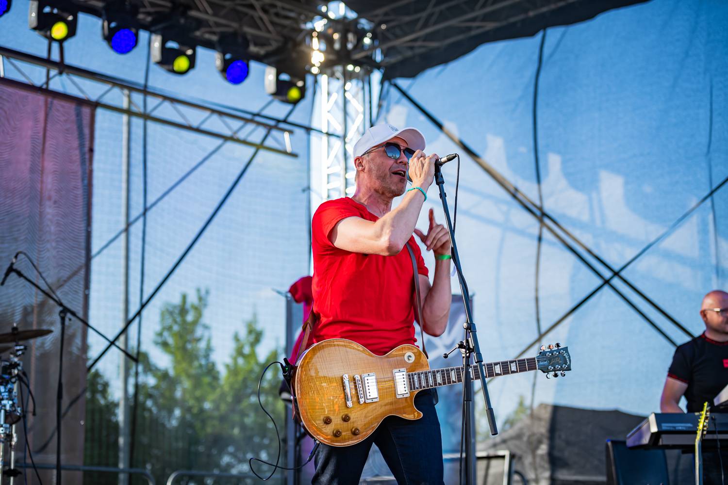 Druhý den Sjezdu Lhot a Lehot: Sebastian si přivezl ohně, bavili i Fleret, Reflexy a Křídla