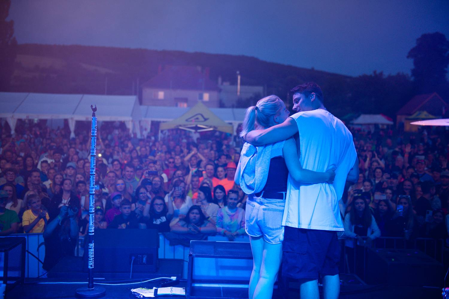 Druhý den Sjezdu Lhot a Lehot: Sebastian si přivezl ohně, bavili i Fleret, Reflexy a Křídla