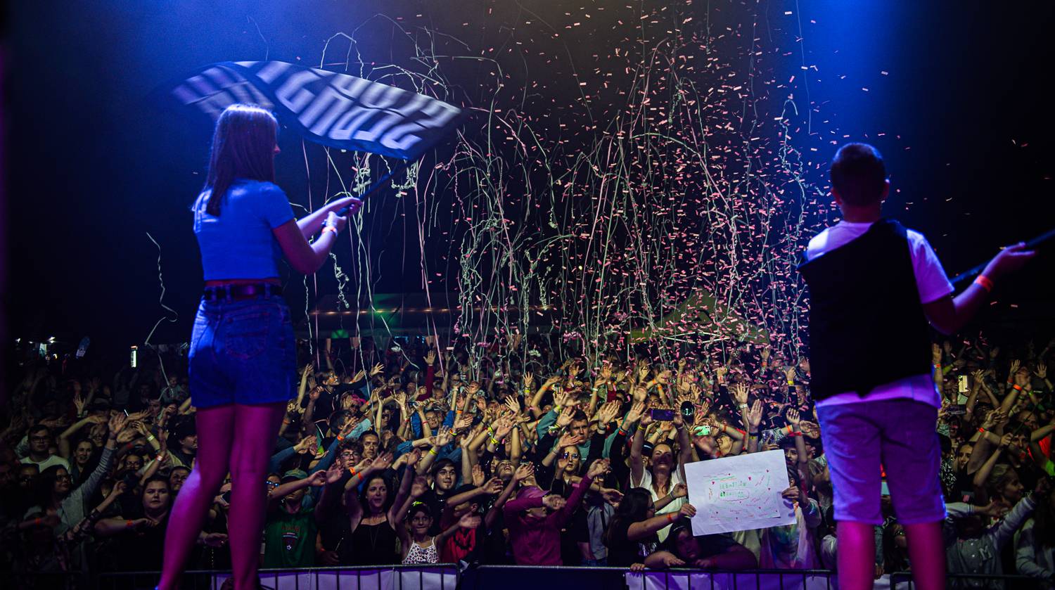 Druhý den Sjezdu Lhot a Lehot: Sebastian si přivezl ohně, bavili i Fleret, Reflexy a Křídla