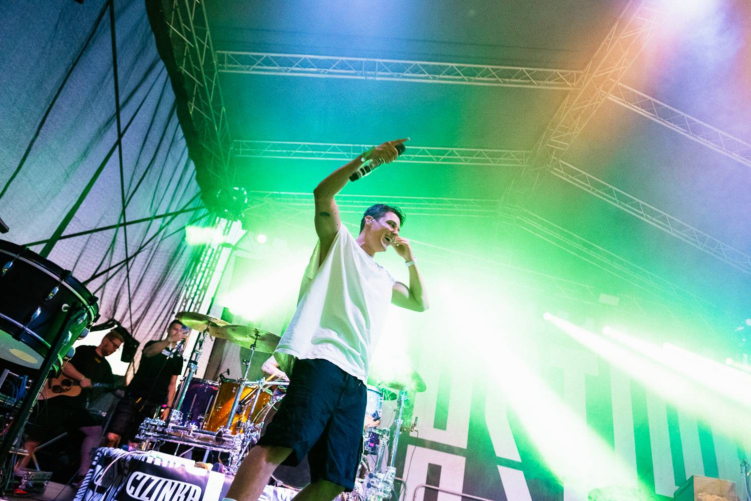 Druhý den Sjezdu Lhot a Lehot: Sebastian si přivezl ohně, bavili i Fleret, Reflexy a Křídla