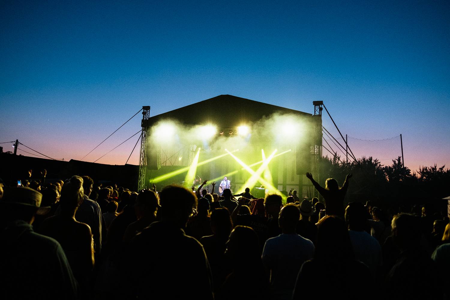 Druhý den Sjezdu Lhot a Lehot: Sebastian si přivezl ohně, bavili i Fleret, Reflexy a Křídla