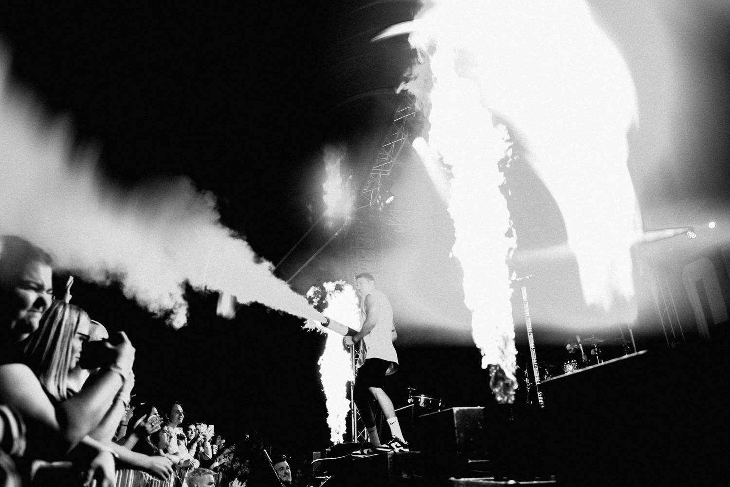 Druhý den Sjezdu Lhot a Lehot: Sebastian si přivezl ohně, bavili i Fleret, Reflexy a Křídla