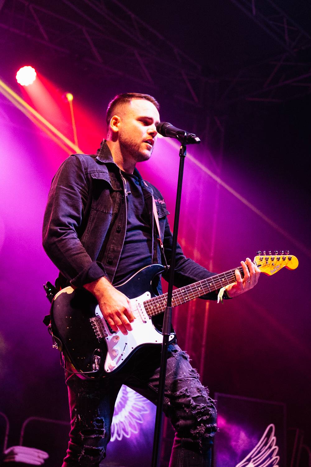 Druhý den Sjezdu Lhot a Lehot: Sebastian si přivezl ohně, bavili i Fleret, Reflexy a Křídla