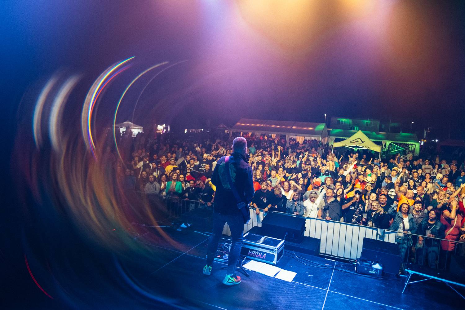 Druhý den Sjezdu Lhot a Lehot: Sebastian si přivezl ohně, bavili i Fleret, Reflexy a Křídla