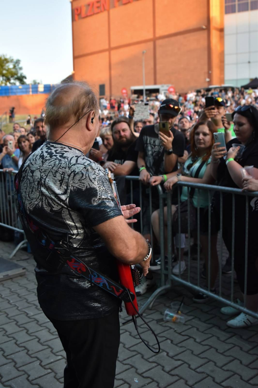 Olympic a jeho vlak, co nikdy nestaví, dorazil do Plzně. Za Plazou odehrál své největší hity