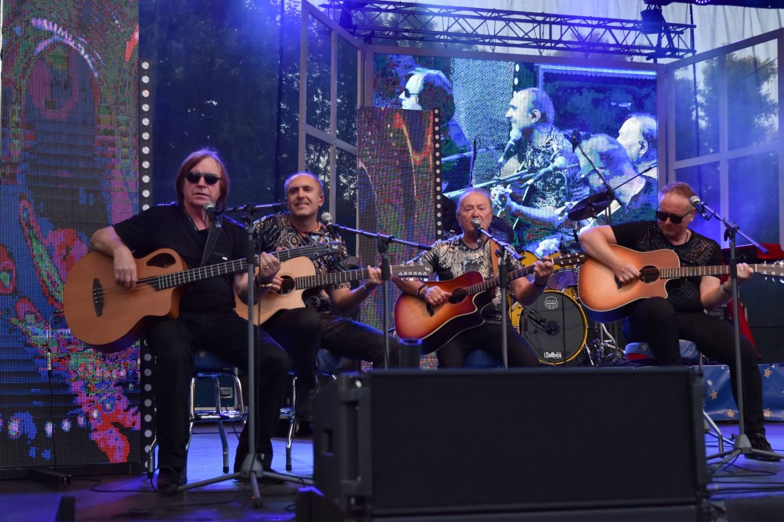 Olympic a jeho vlak, co nikdy nestaví, dorazil do Plzně. Za Plazou odehrál své největší hity