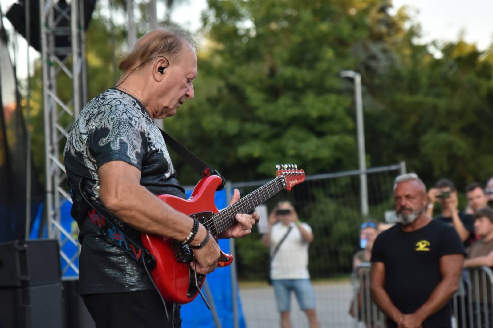 Olympic a jeho vlak, co nikdy nestaví, dorazil do Plzně. Za Plazou odehrál své největší hity