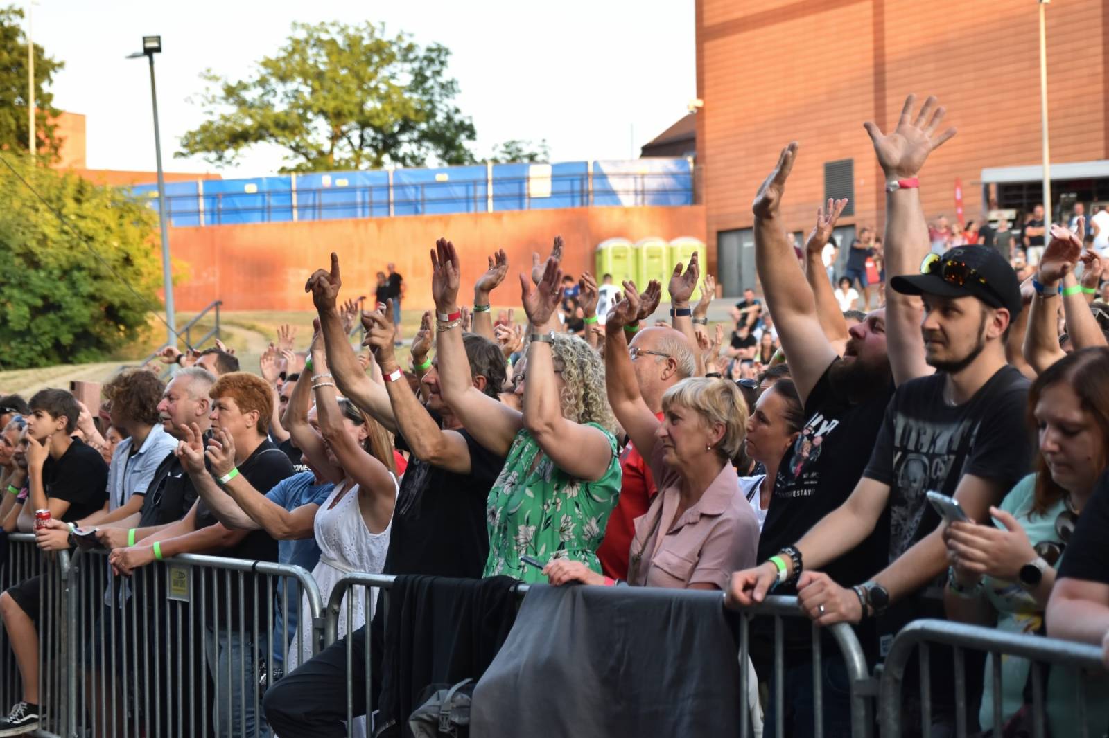 Olympic a jeho vlak, co nikdy nestaví, dorazil do Plzně. Za Plazou odehrál své největší hity