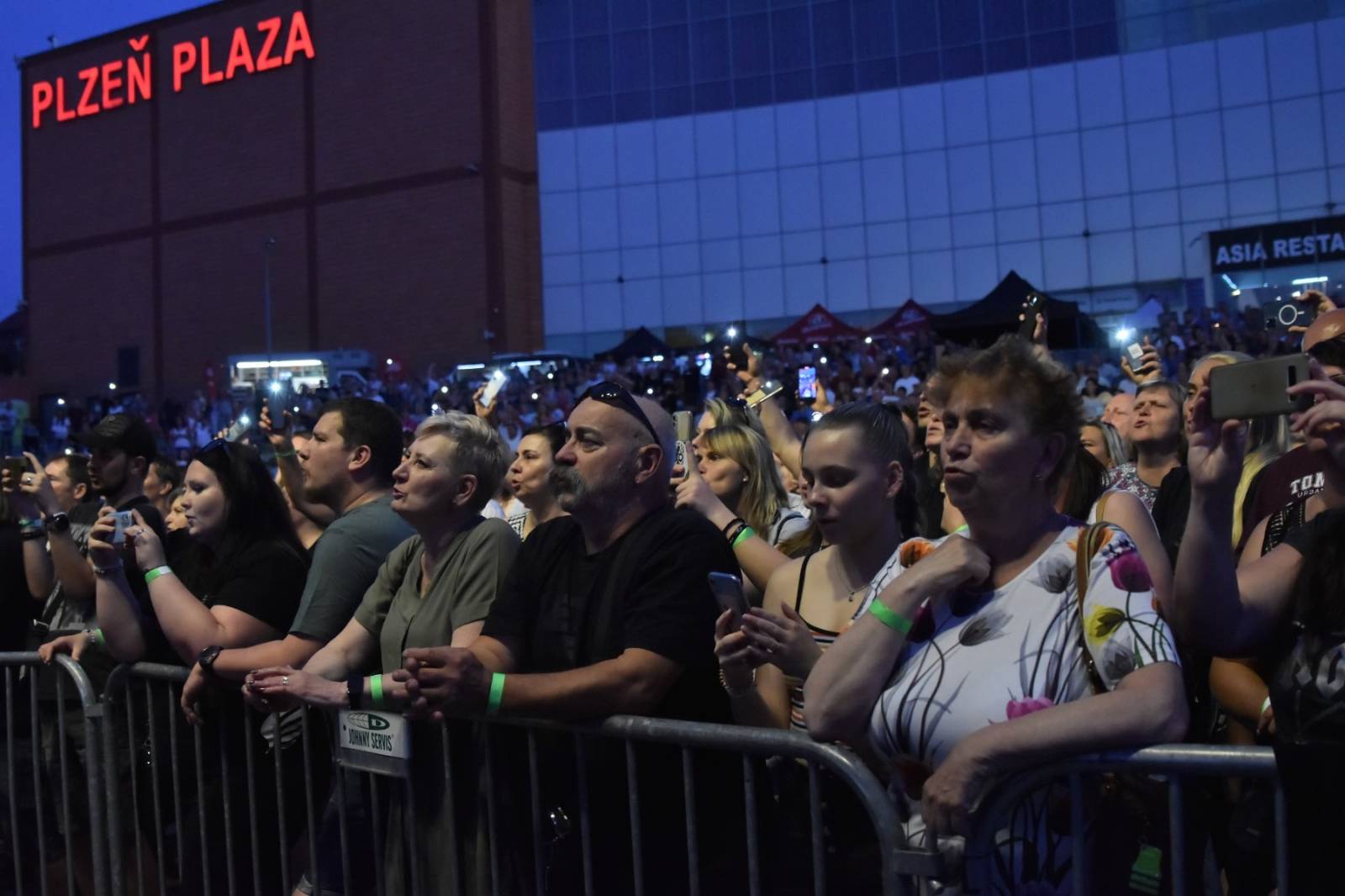 Olympic a jeho vlak, co nikdy nestaví, dorazil do Plzně. Za Plazou odehrál své největší hity
