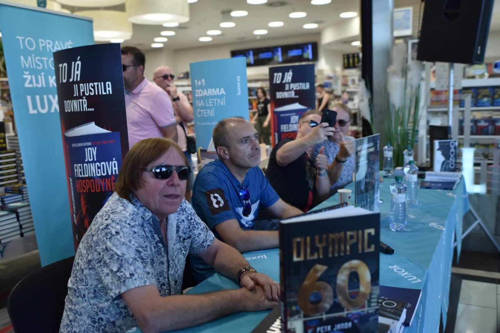 Olympic a jeho vlak, co nikdy nestaví, dorazil do Plzně. Za Plazou odehrál své největší hity