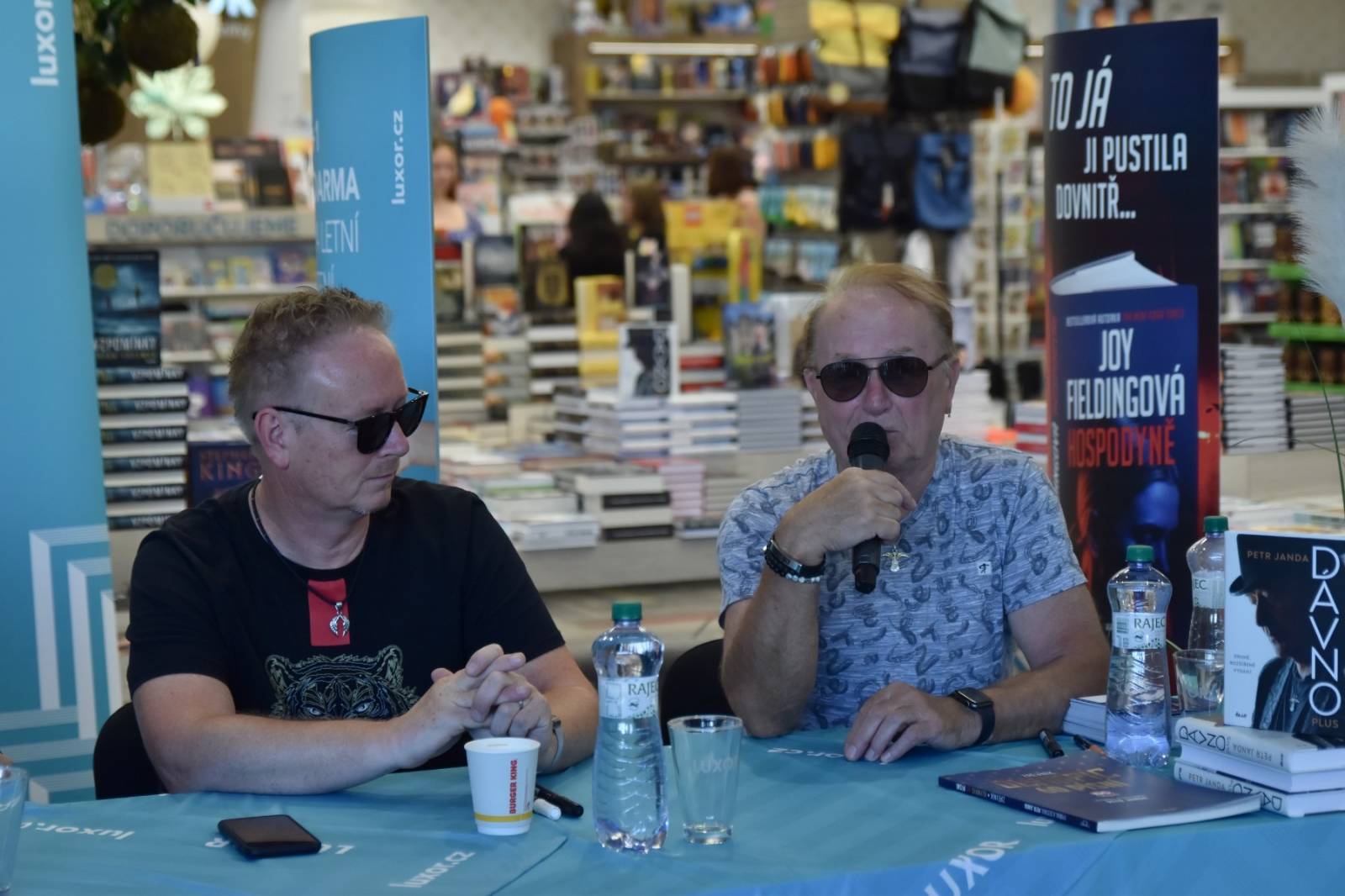 Olympic a jeho vlak, co nikdy nestaví, dorazil do Plzně. Za Plazou odehrál své největší hity