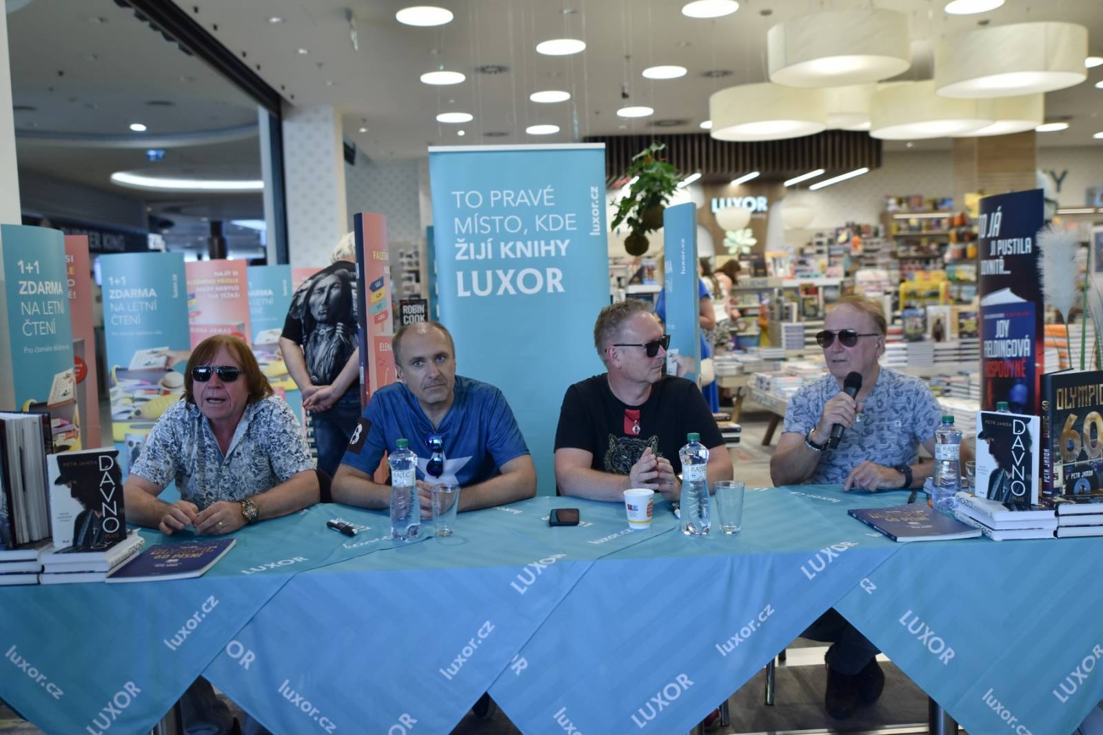 Olympic a jeho vlak, co nikdy nestaví, dorazil do Plzně. Za Plazou odehrál své největší hity