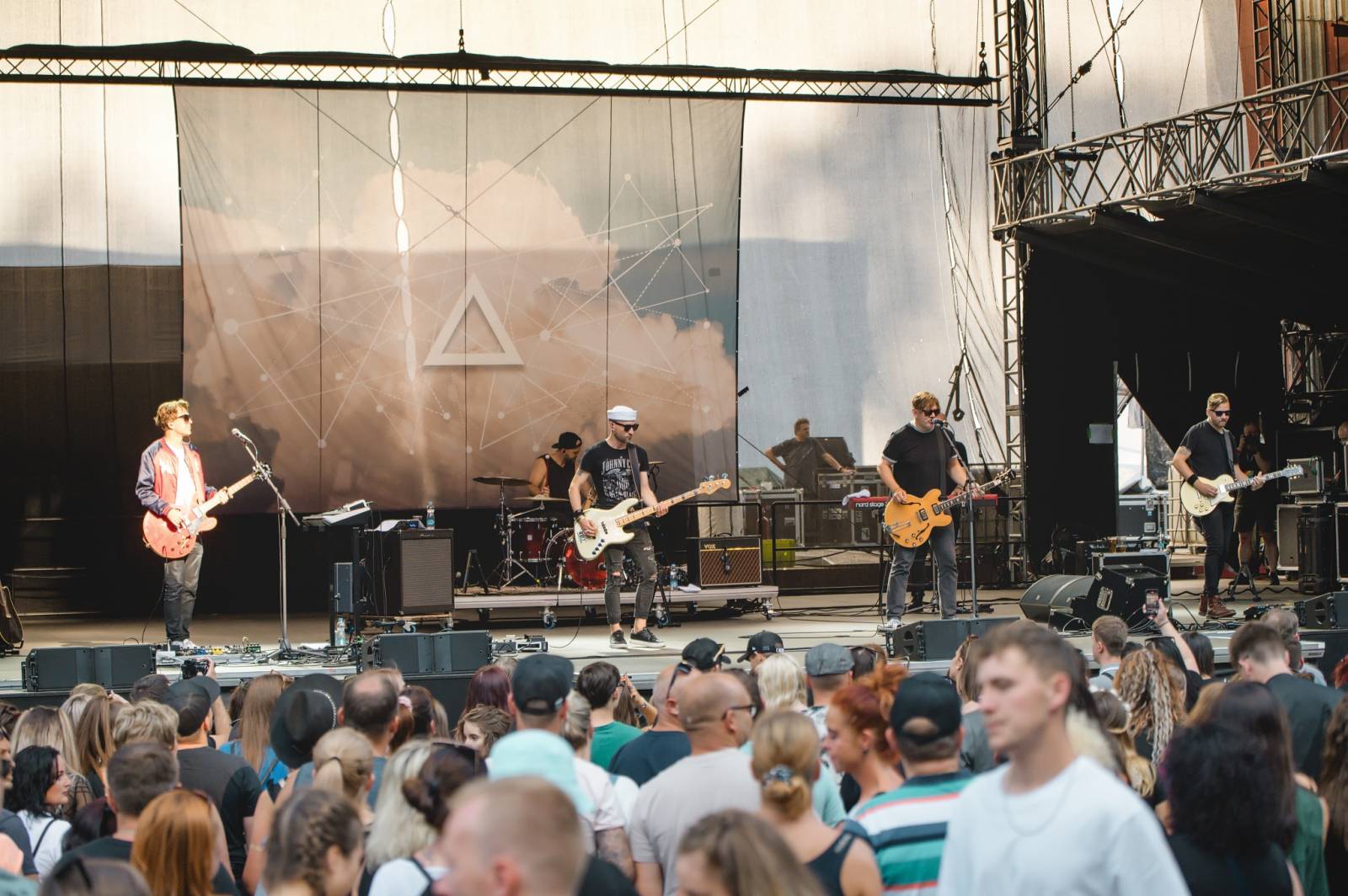 Na Vysočina festu se o zábavu staral Ivan Mládek, největší show obstarali Rybičky 48 a Mirai