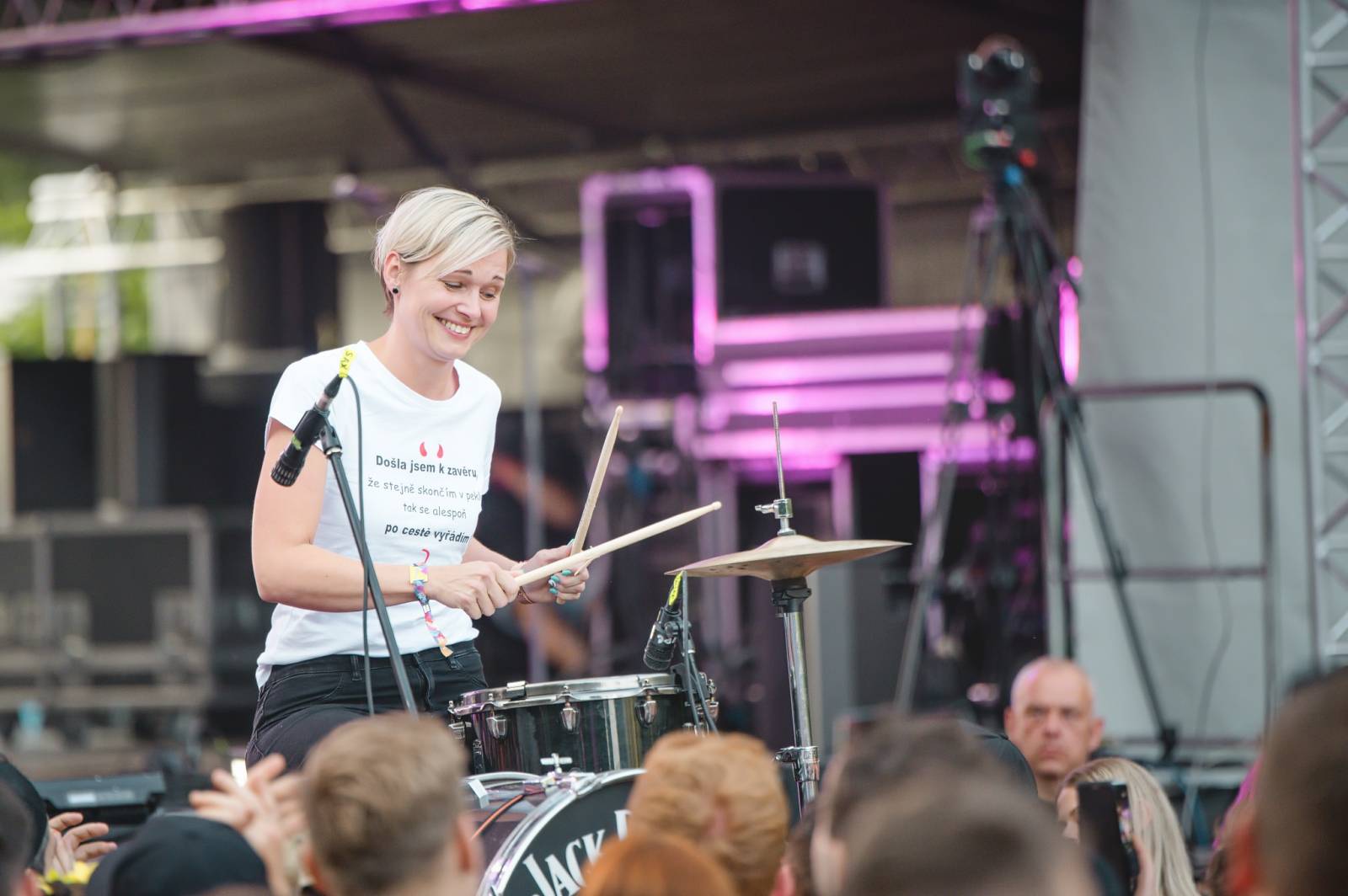 Na Vysočina festu se o zábavu staral Ivan Mládek, největší show obstarali Rybičky 48 a Mirai