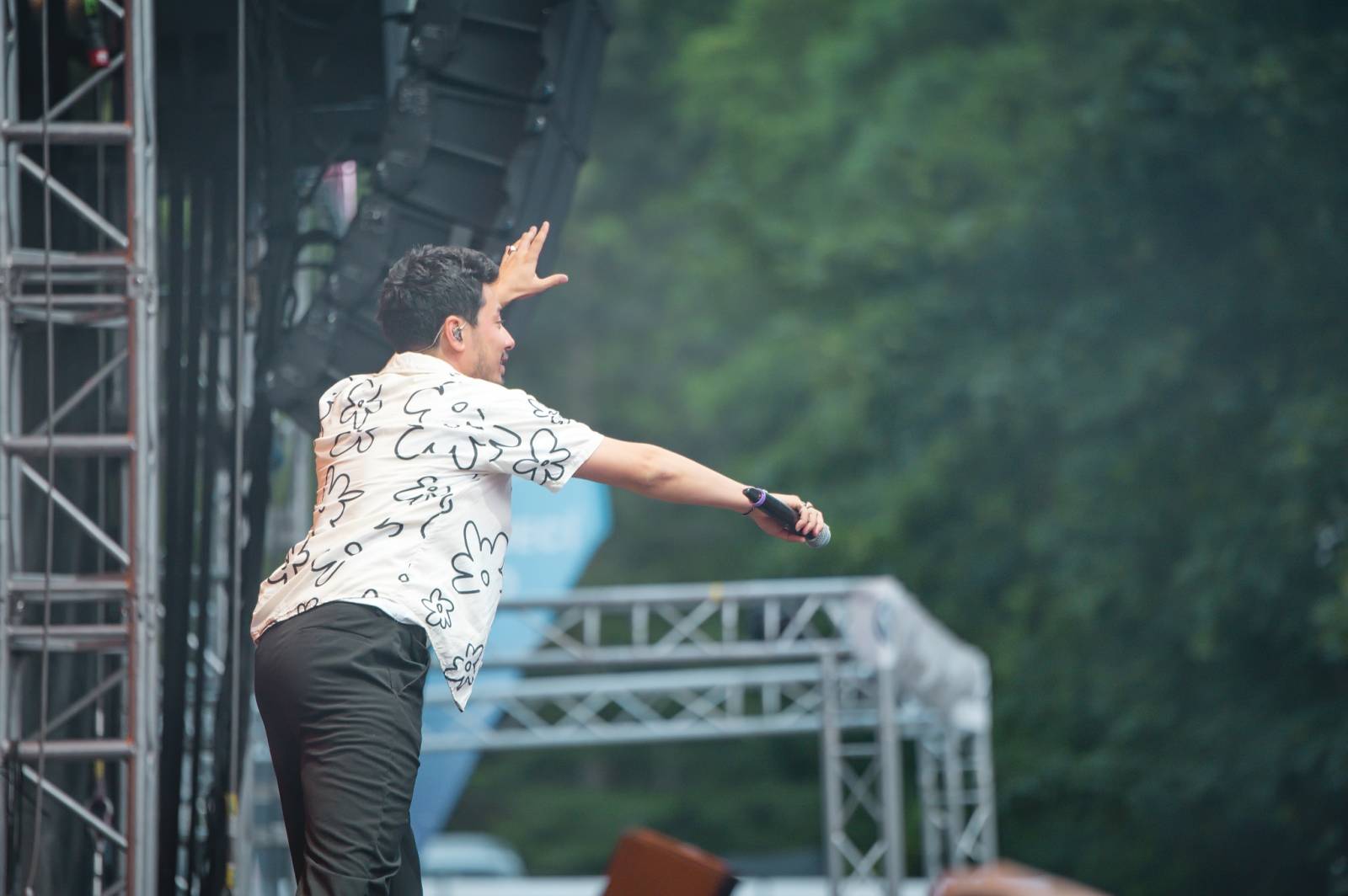 Na Vysočina festu se o zábavu staral Ivan Mládek, největší show obstarali Rybičky 48 a Mirai