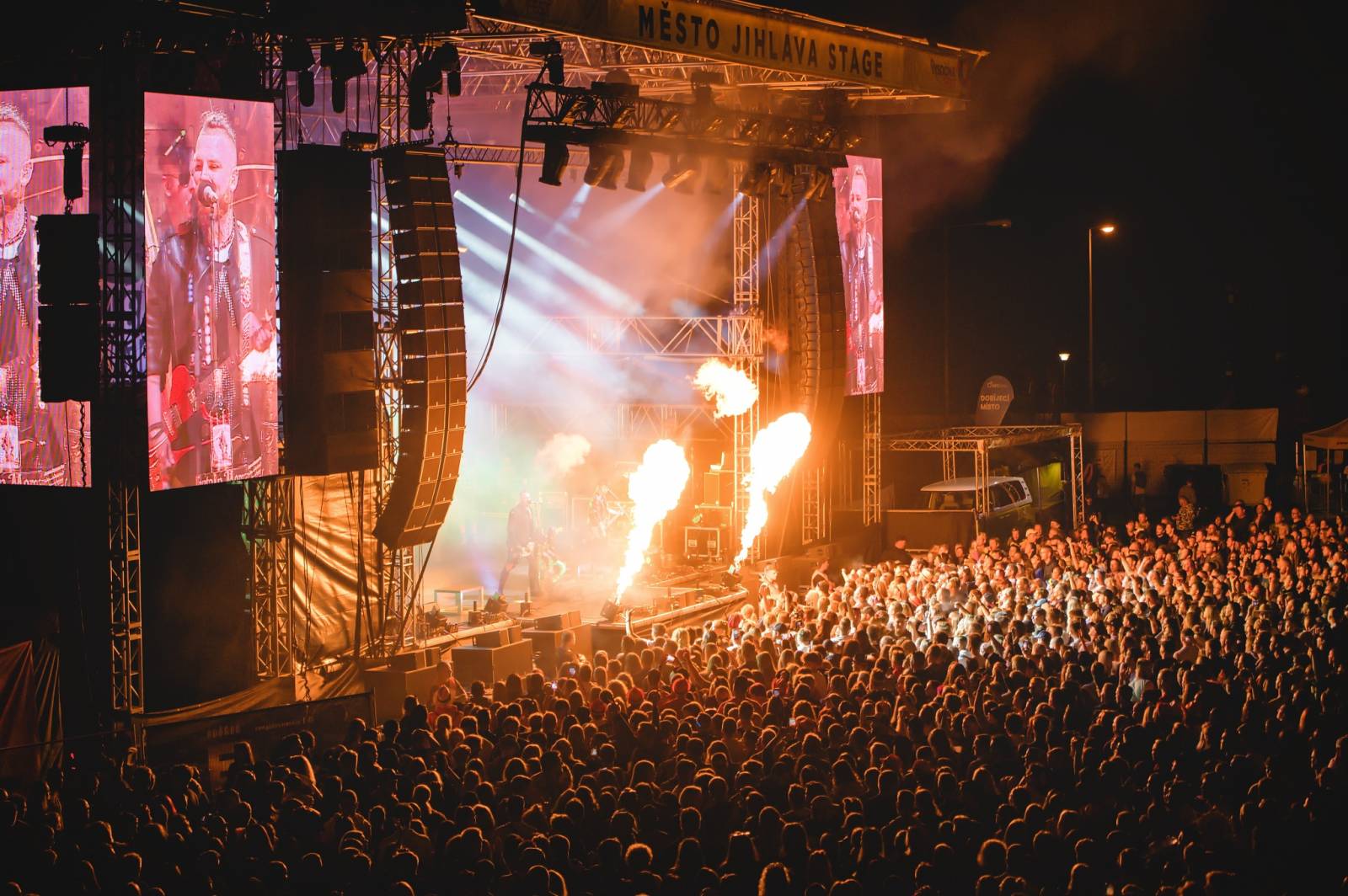 Na Vysočina festu se o zábavu staral Ivan Mládek, největší show obstarali Rybičky 48 a Mirai