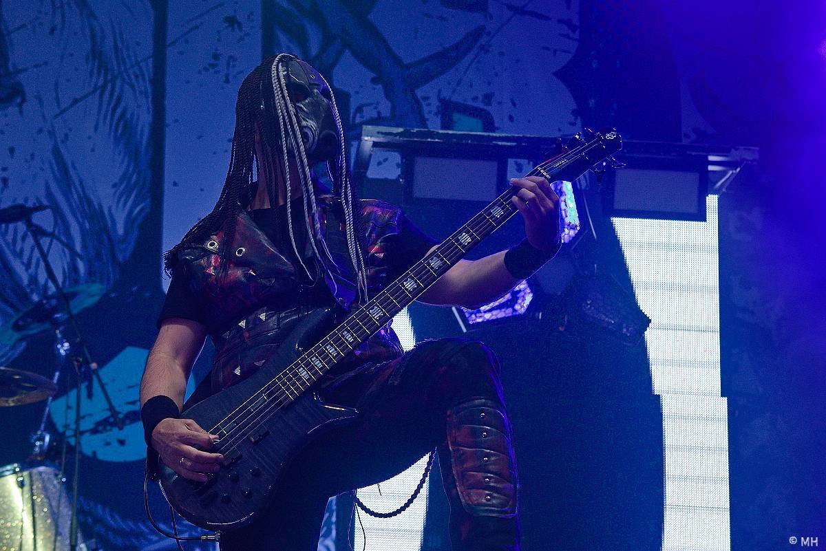 Pekelný ostrov Holýšov: Pod kotlem přikládali Dymytry, Traktor i Tři Sestry