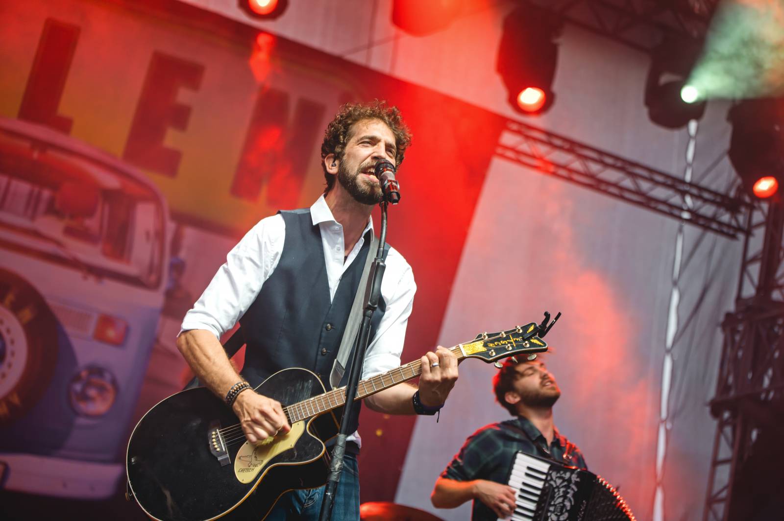 Třetí den Vysočina Fest rozezpívali Jelen, Traktor i Sima