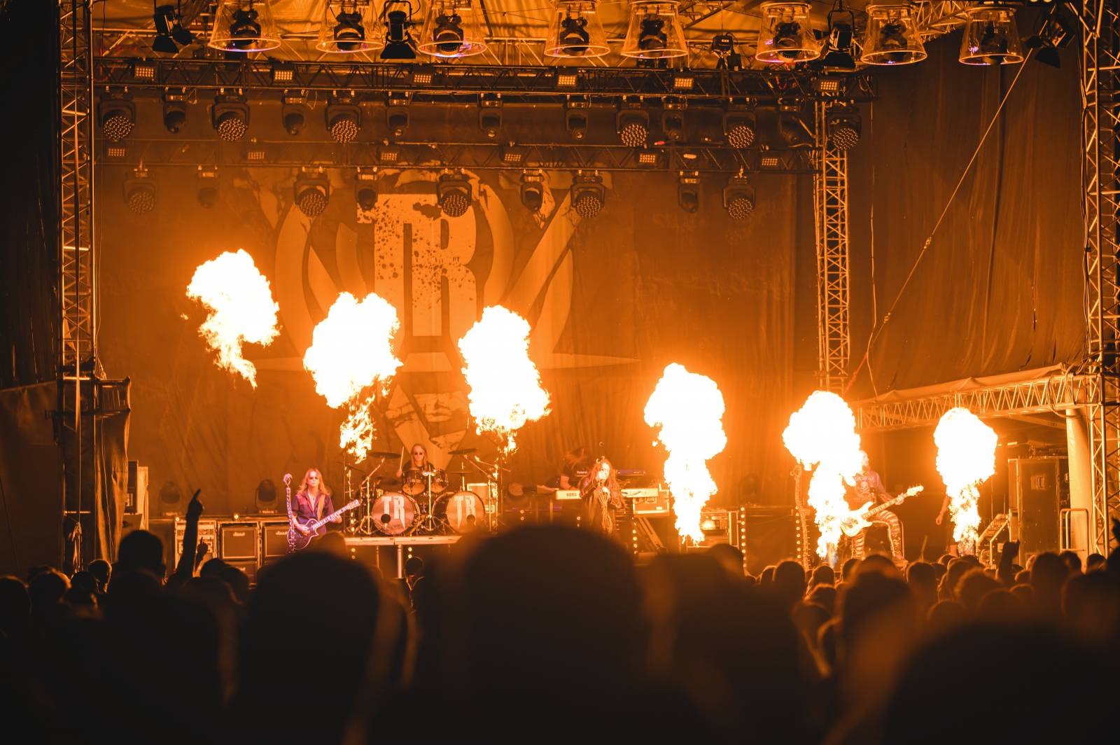 Třetí den Vysočina Fest rozezpívali Jelen, Traktor i Sima