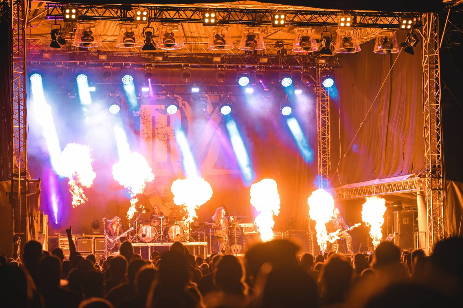 Třetí den Vysočina Fest rozezpívali Jelen, Traktor i Sima