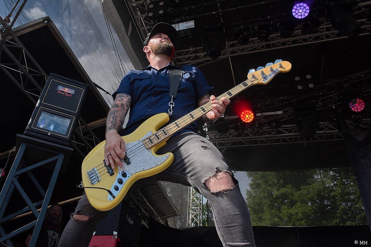 Pekelná sobota v Holýšově: Program završili Kissin' Dynamite, Trautenberk, Harlej i Chinaski