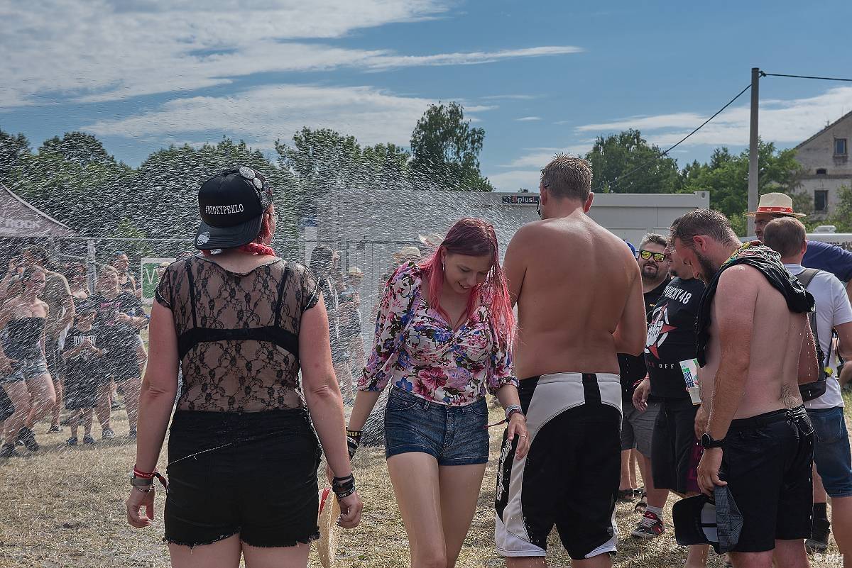 Pekelná sobota v Holýšově: Program završili Kissin' Dynamite, Trautenberk, Harlej i Chinaski