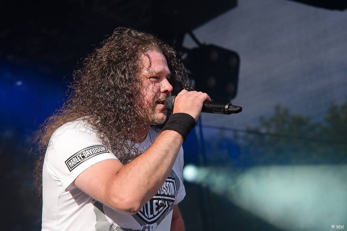 Pekelná sobota v Holýšově: Program završili Kissin' Dynamite, Trautenberk, Harlej i Chinaski