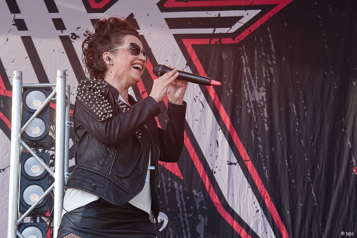 Pekelná sobota v Holýšově: Program završili Kissin' Dynamite, Trautenberk, Harlej i Chinaski