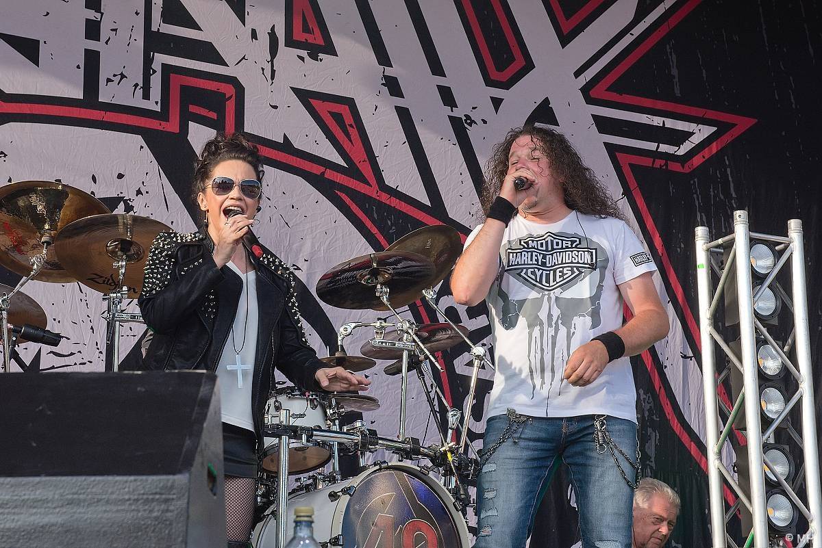 Pekelná sobota v Holýšově: Program završili Kissin' Dynamite, Trautenberk, Harlej i Chinaski