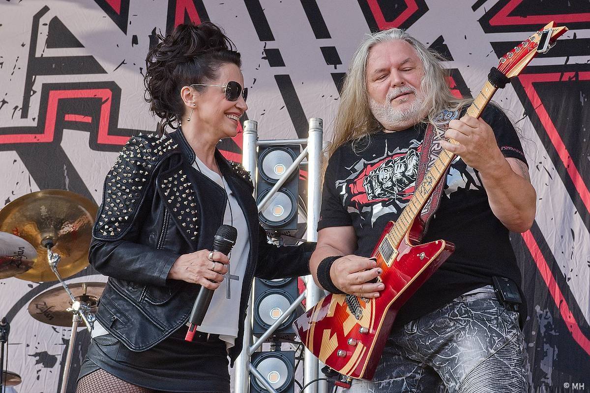 Pekelná sobota v Holýšově: Program završili Kissin' Dynamite, Trautenberk, Harlej i Chinaski