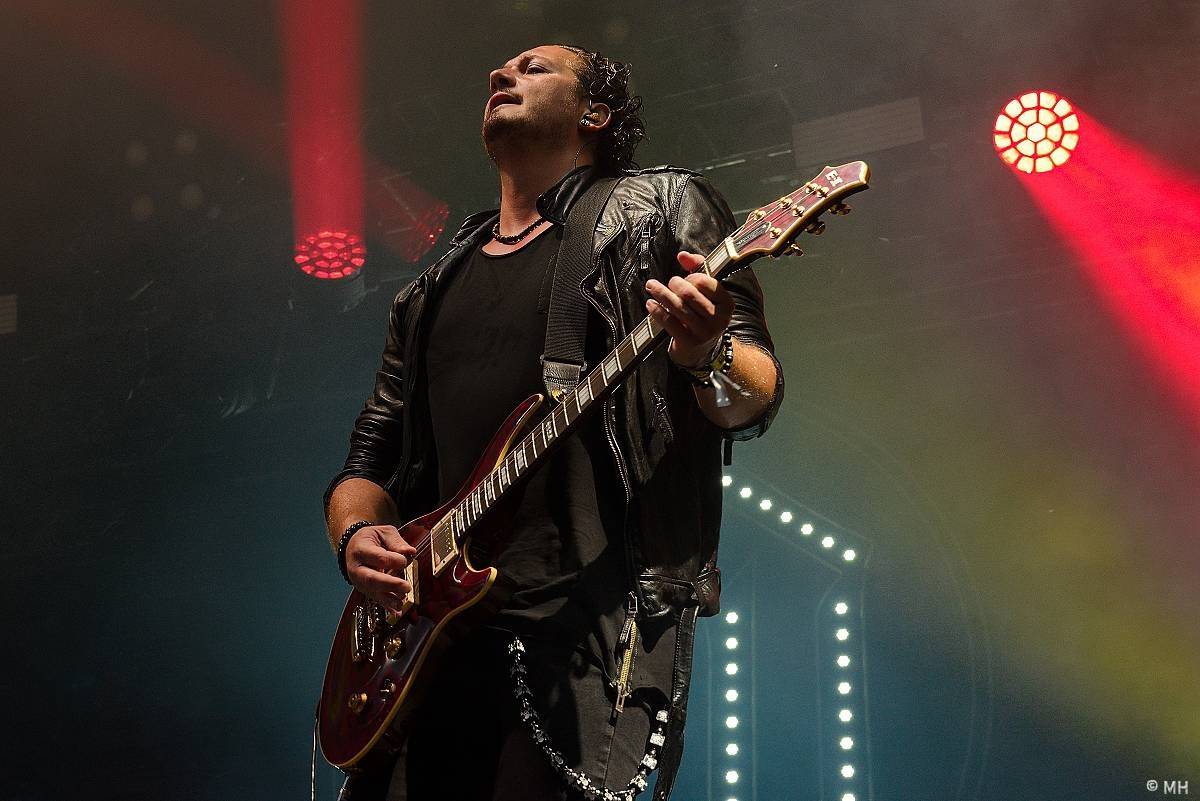 Pekelná sobota v Holýšově: Program završili Kissin' Dynamite, Trautenberk, Harlej i Chinaski