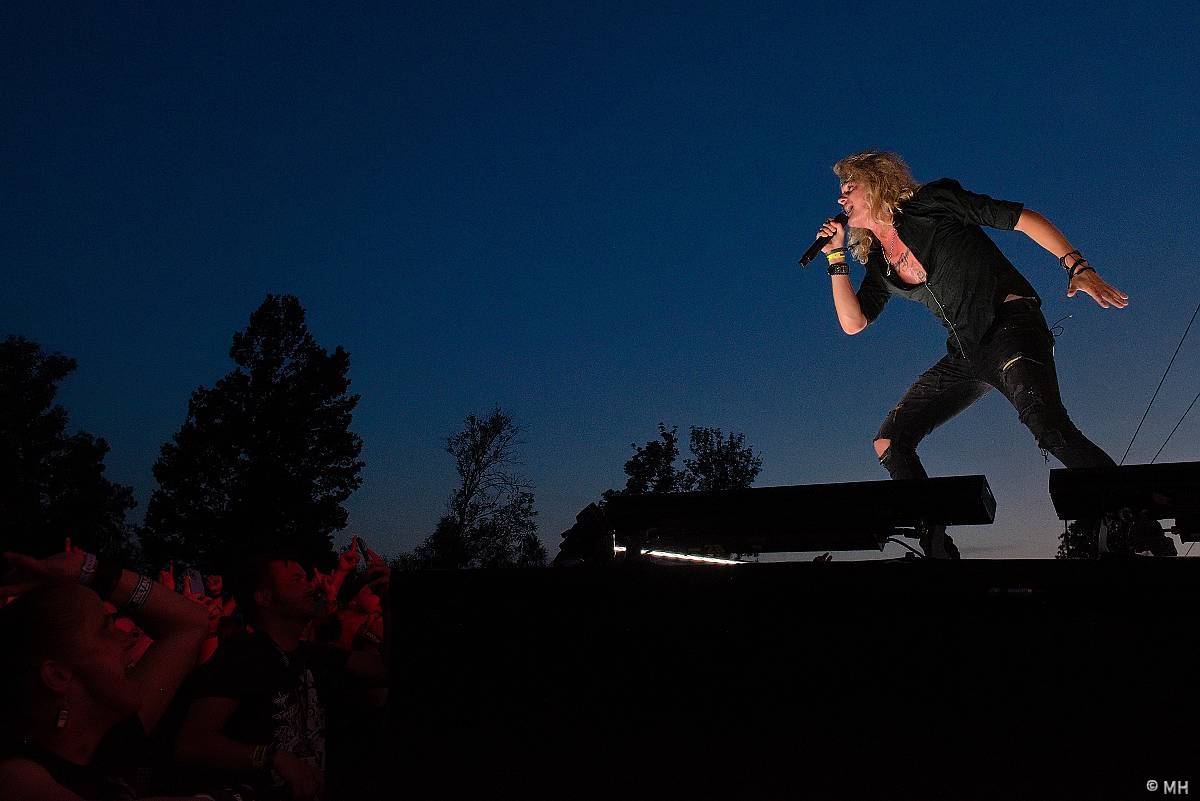 Pekelná sobota v Holýšově: Program završili Kissin' Dynamite, Trautenberk, Harlej i Chinaski