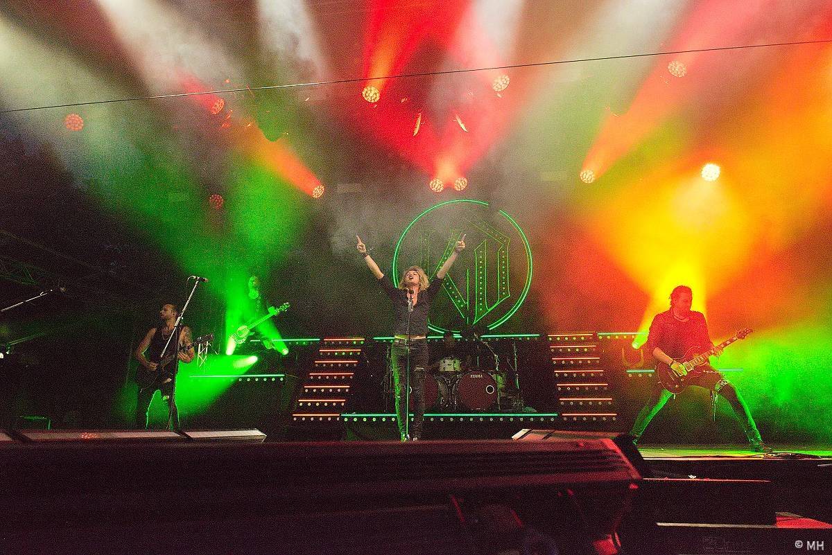 Pekelná sobota v Holýšově: Program završili Kissin' Dynamite, Trautenberk, Harlej i Chinaski