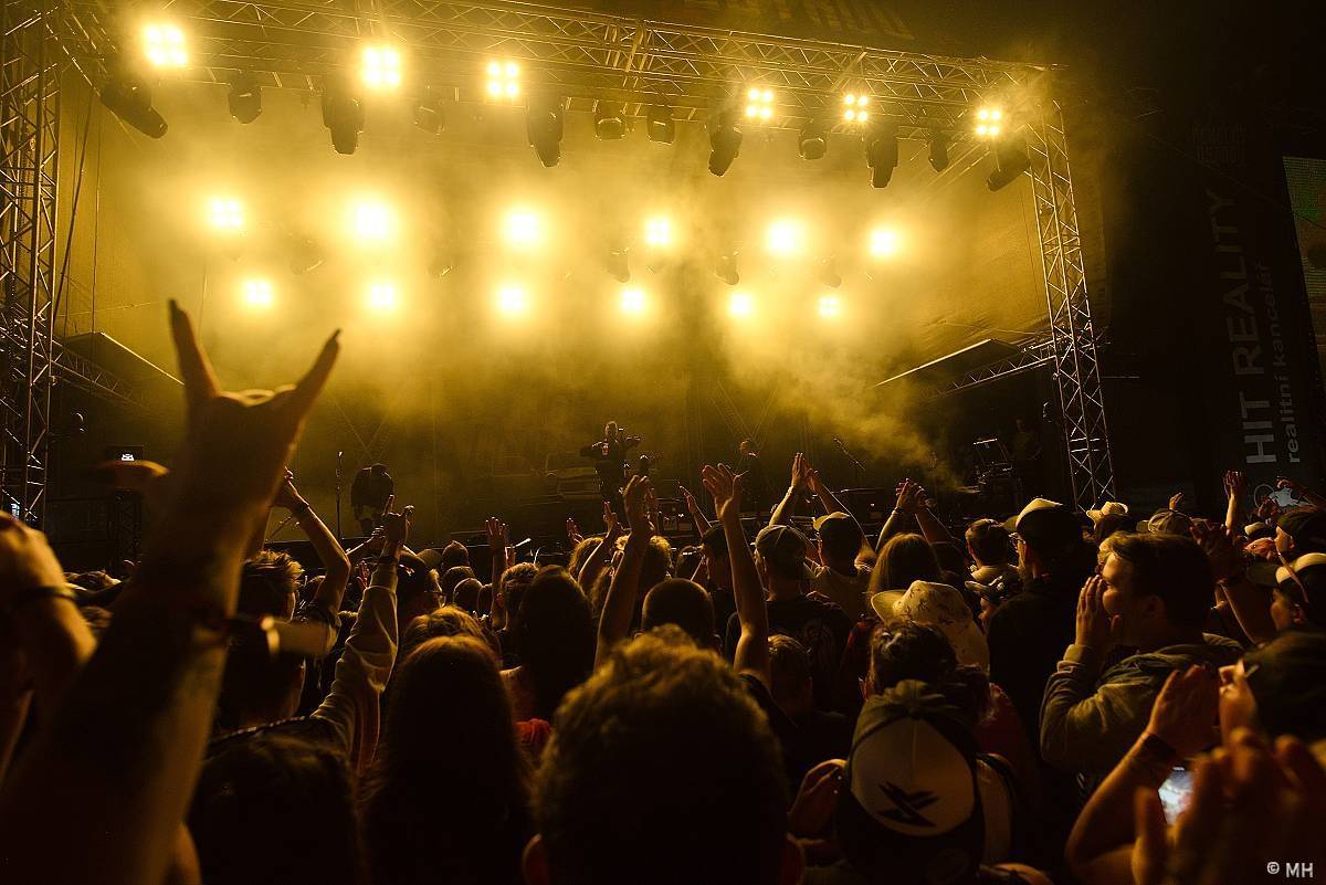 Pekelná sobota v Holýšově: Program završili Kissin' Dynamite, Trautenberk, Harlej i Chinaski