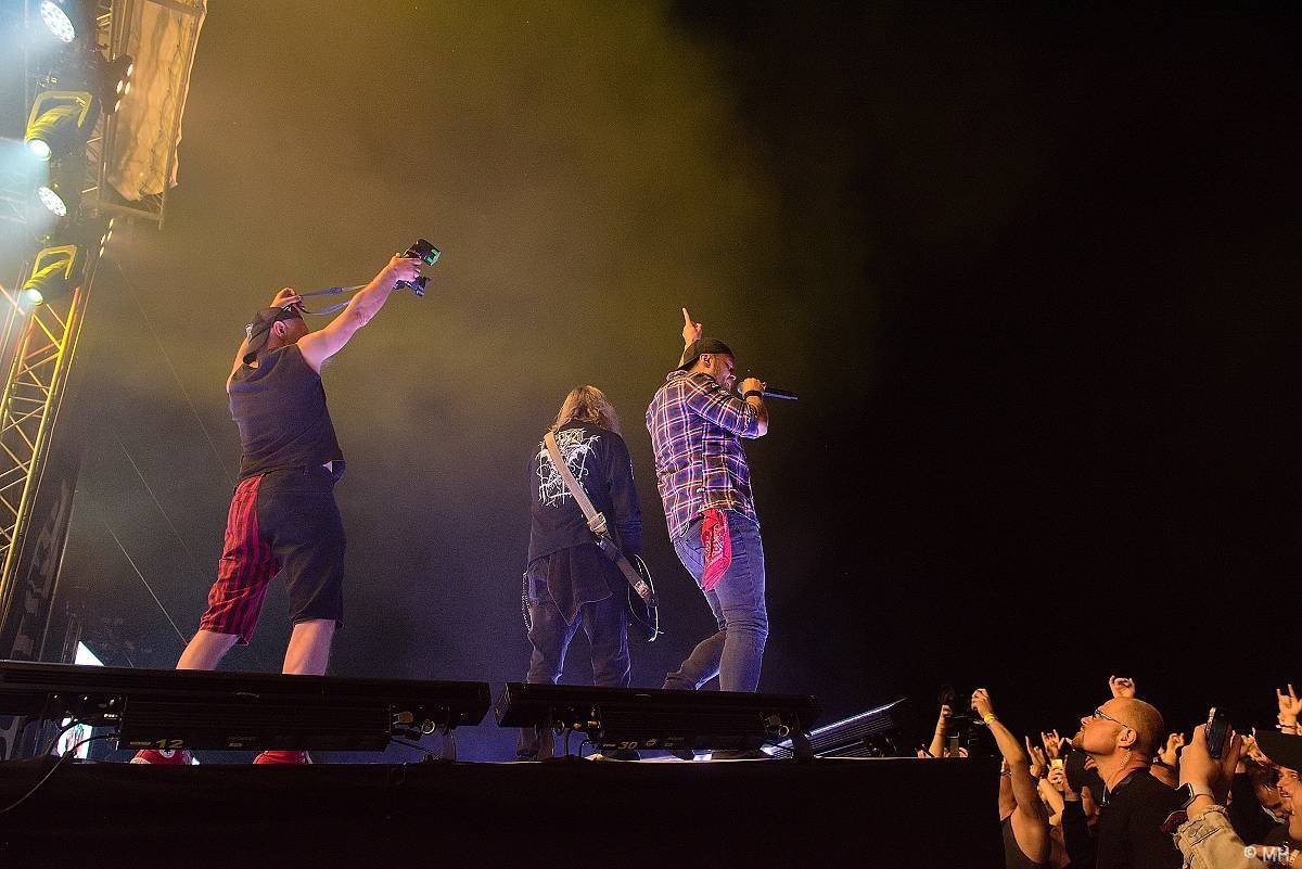 Pekelná sobota v Holýšově: Program završili Kissin' Dynamite, Trautenberk, Harlej i Chinaski