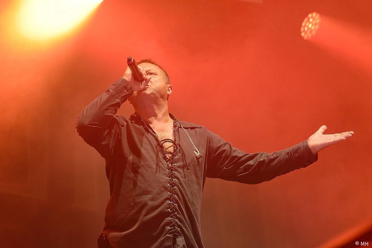 Pekelná sobota v Holýšově: Program završili Kissin' Dynamite, Trautenberk, Harlej i Chinaski