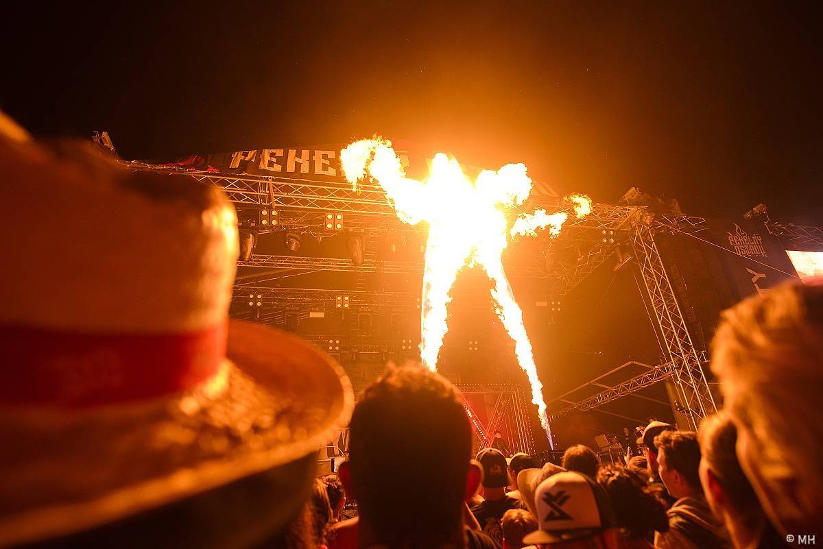 Pekelná sobota v Holýšově: Program završili Kissin' Dynamite, Trautenberk, Harlej i Chinaski