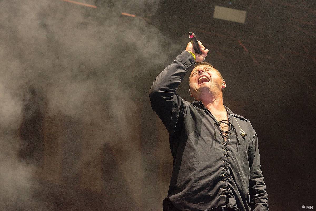 Pekelná sobota v Holýšově: Program završili Kissin' Dynamite, Trautenberk, Harlej i Chinaski