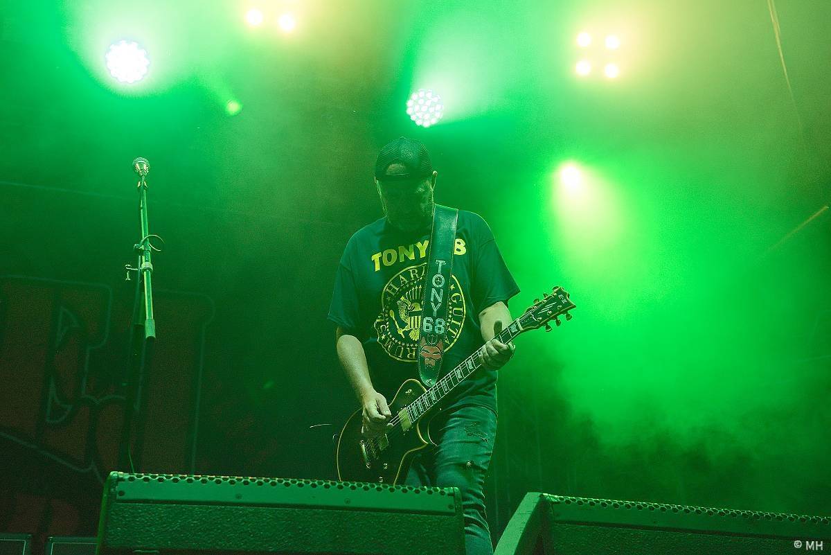 Pekelná sobota v Holýšově: Program završili Kissin' Dynamite, Trautenberk, Harlej i Chinaski