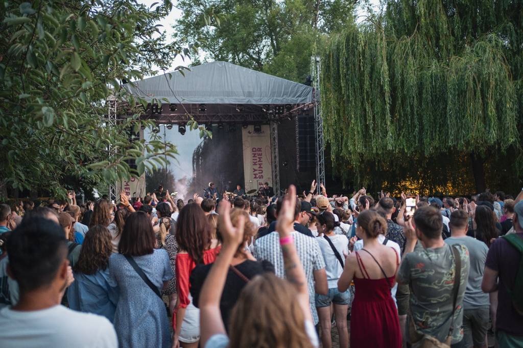 Ben Howard zaplavil Žluté lázně vlnou něžnosti