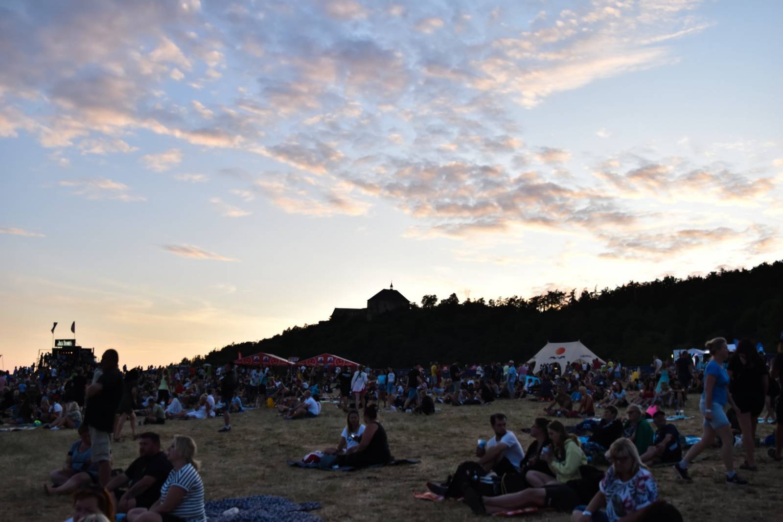 Hrady CZ odstartovaly. Zahájili je Kryštof, Anna K., Gaia Mesiah i Sofian Medjmedj